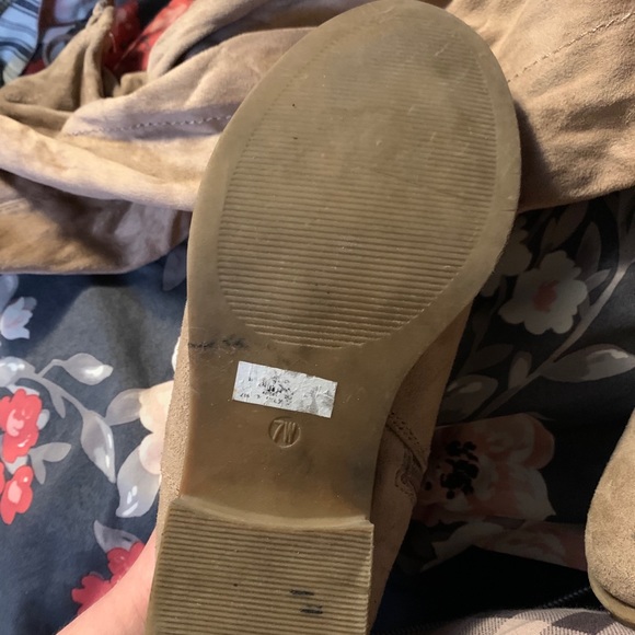 TAN VERSION OF FIRST PHOTO LISTED. - Picture 5 of 5